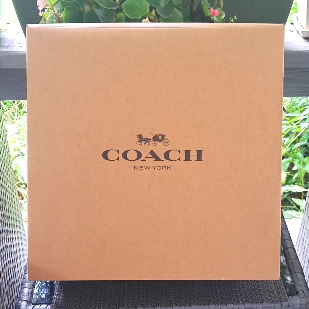 COACH (1) GIFT BOX NEW